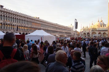 There was a university graduation, and the Piazza was packed!